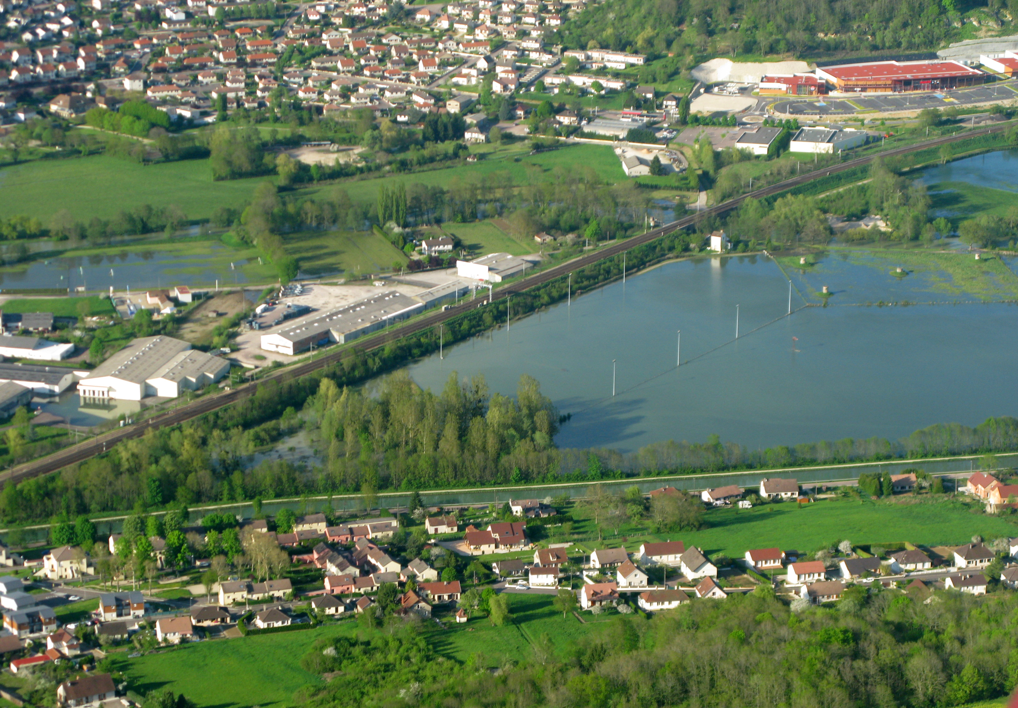 Crue de la Brenne, en mai 2013, à Montbard en Côte d'Or